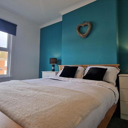 Cosy Home Perfect For Families And Contractors With Free Parking Ντάρλινγκτον Εξωτερικό φωτογραφία