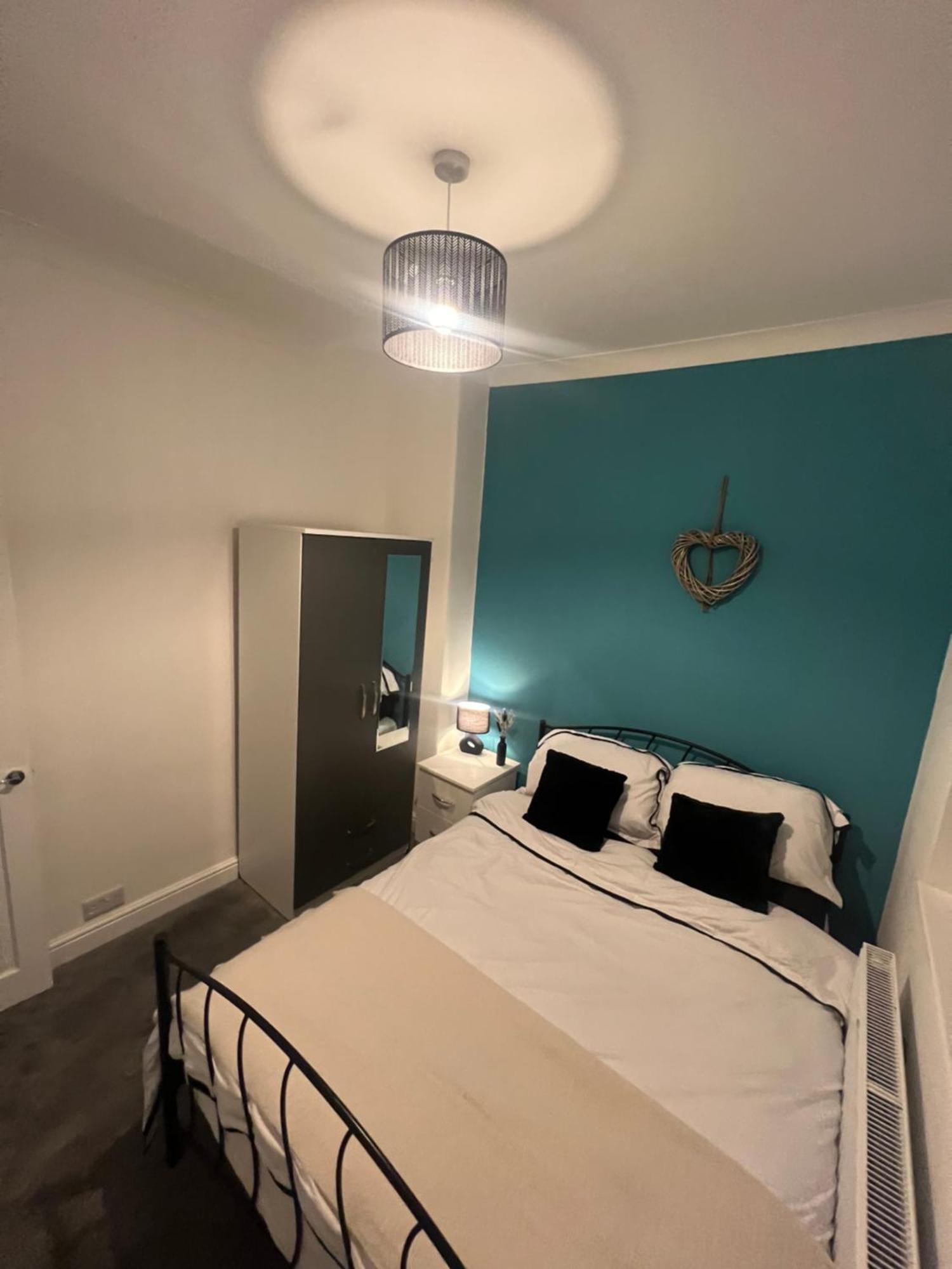 Cosy Home Perfect For Families And Contractors With Free Parking Ντάρλινγκτον Εξωτερικό φωτογραφία