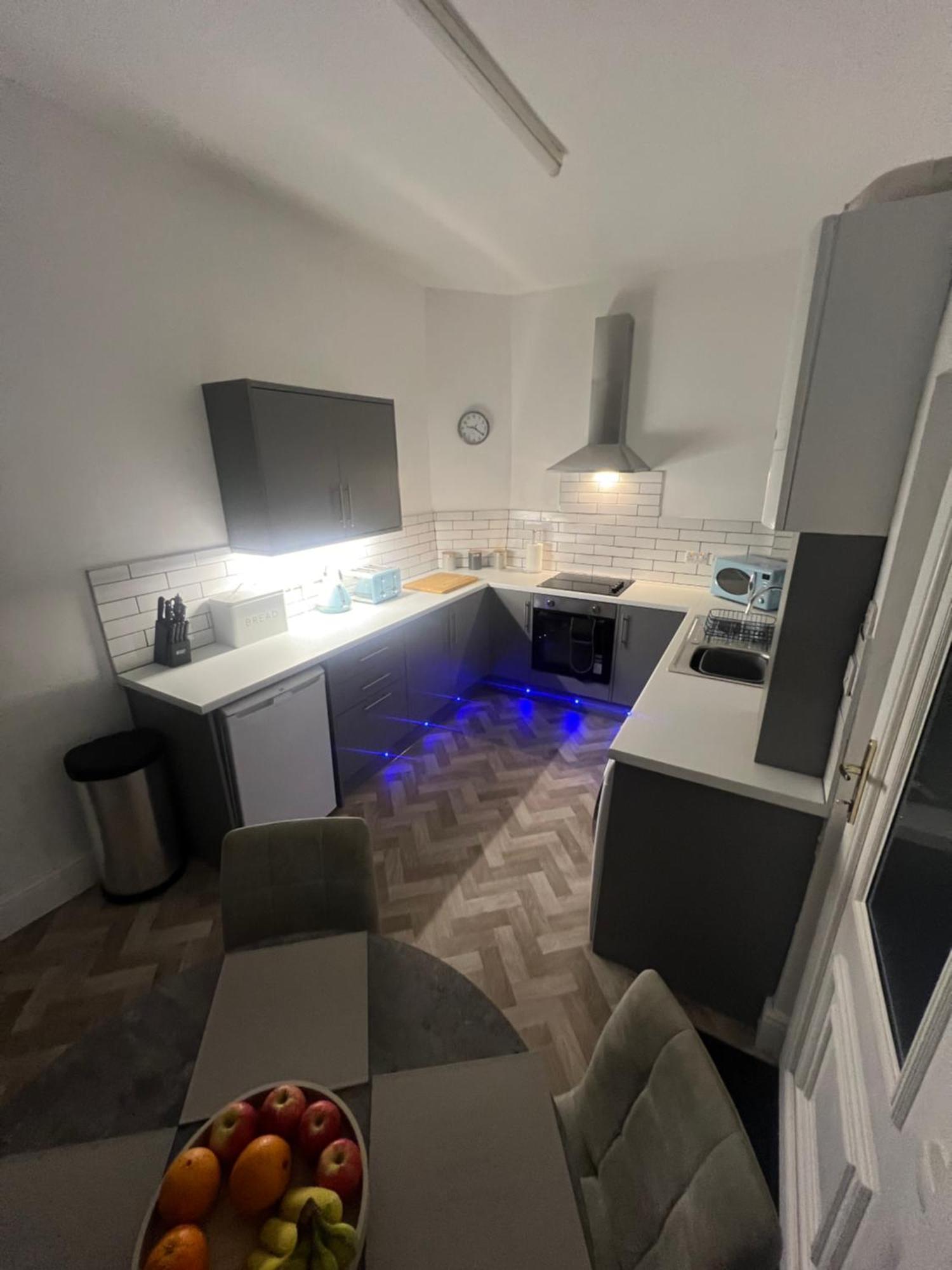 Cosy Home Perfect For Families And Contractors With Free Parking Ντάρλινγκτον Εξωτερικό φωτογραφία