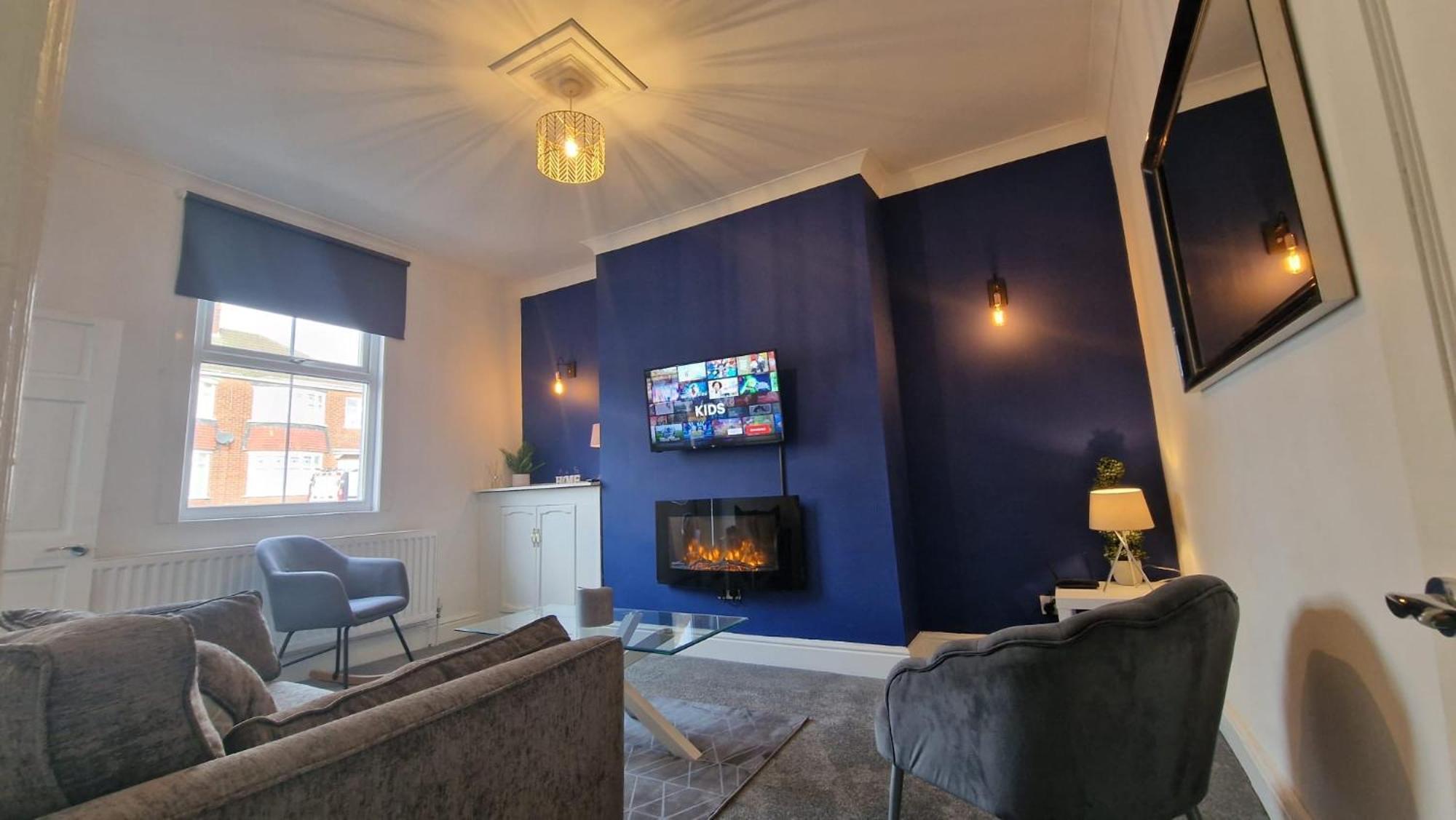 Cosy Home Perfect For Families And Contractors With Free Parking Ντάρλινγκτον Εξωτερικό φωτογραφία