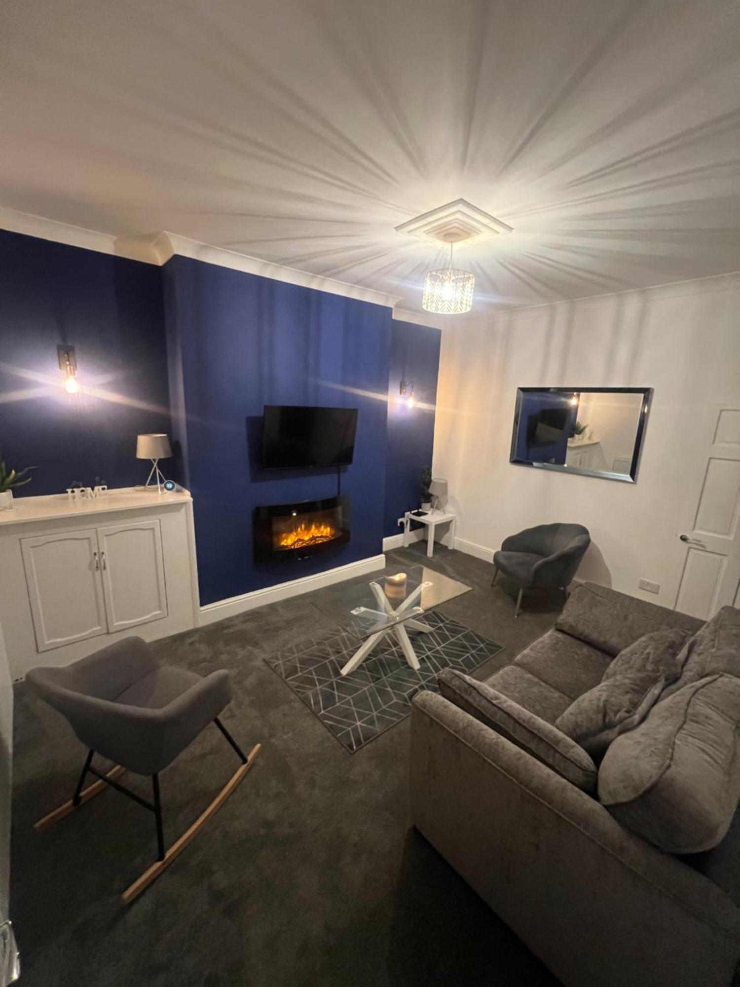 Cosy Home Perfect For Families And Contractors With Free Parking Ντάρλινγκτον Εξωτερικό φωτογραφία